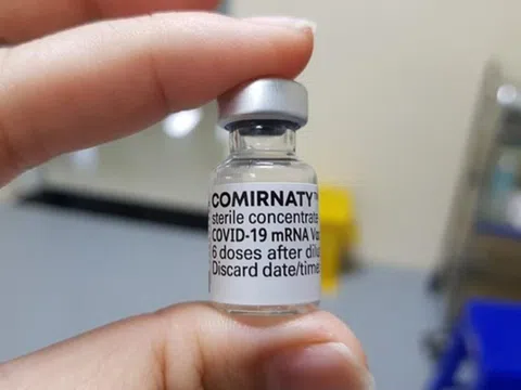 Gần 1 triệu liều vaccine COVID-19 tiêm cho trẻ 5 - 11 tuổi về tới Việt Nam