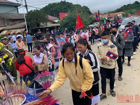 Xúc động tiễn đưa 103 hài cốt liệt sĩ tại Lào về nước