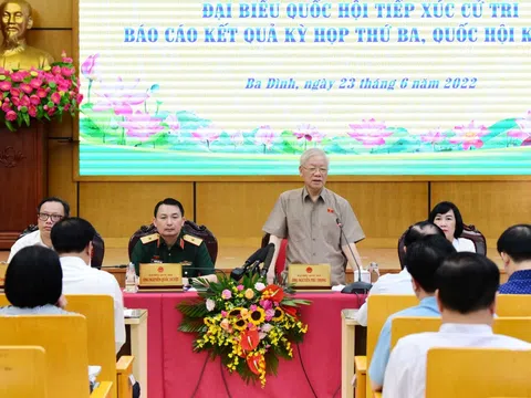 Tổng Bí thư tiếp xúc cử tri Hà Nội: Nhiều ý kiến thẳng thắn về chống tham nhũng