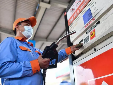 Thuế nhập khẩu ưu đãi mặt hàng xăng giảm còn 10%