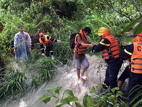 Chủ tịch nước gửi thư khen lực lượng cứu hộ 23 người bị mắc kẹt ở suối