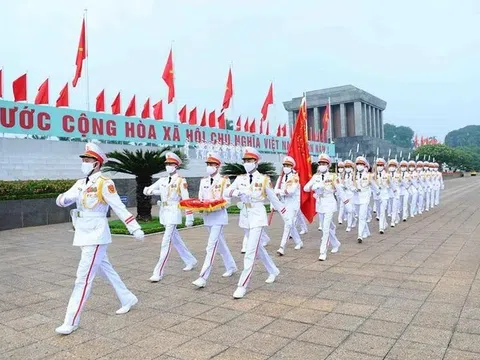 Lễ thượng cờ mừng Quốc khánh ở Lăng Chủ tịch Hồ Chí Minh