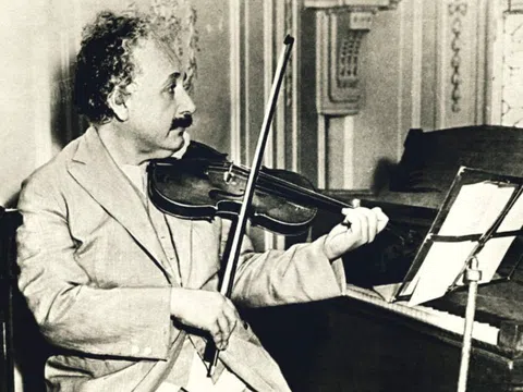 Gia đình và cây đàn violin đã góp phần tạo nên thiên tài Albert Einstein