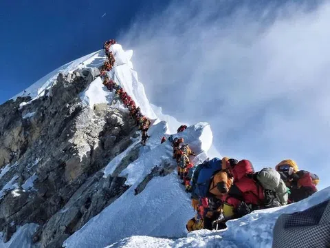 Biến đổi kinh ngạc trên cơ thể người ở “vùng tử thần” trên đỉnh Everest