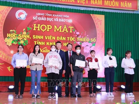 Khánh Hòa: Khen thưởng học sinh, sinh viên người dân tộc thiểu số