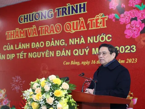 Thủ tướng thăm, chúc Tết mẹ Việt Nam anh hùng, đồng bào, chiến sĩ tại vùng biên giới Cao Bằng