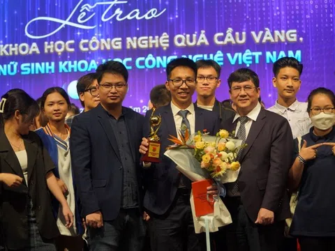 Khát khao về nước để cống hiến