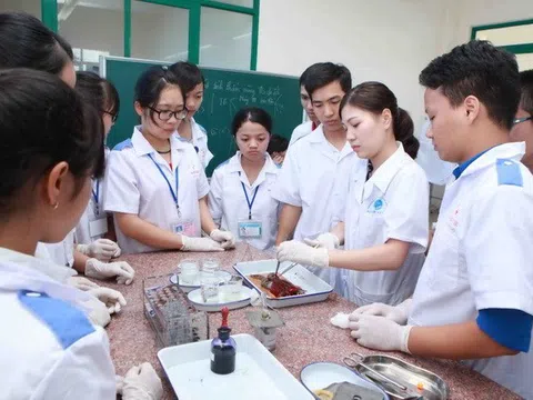 Trường đại học đầu tiên tổ chức kỳ thi riêng cho một số ngành Y Dược