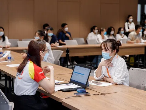 Gần 5.000 việc làm tại chuỗi sự kiện 'UEH Sharing - Career Fair 2023'