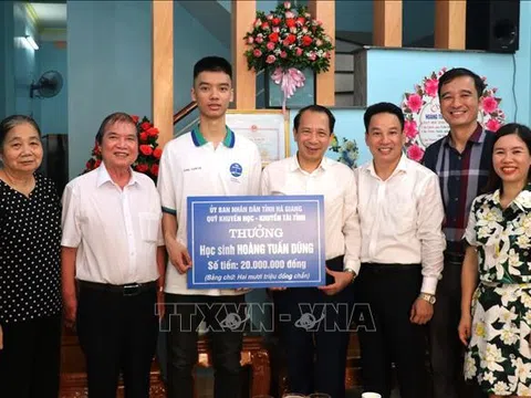 Hà Giang: Khen thưởng học sinh dự thi Olympic Toán quốc tế năm 2023