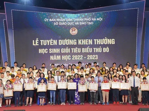 Hà Nội: Tuyên dương khen thưởng học sinh giỏi tiêu biểu năm học 2022-2023