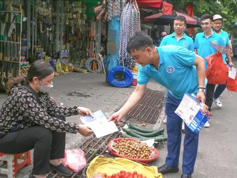 Hoàn thiện chính sách bảo hiểm xã hội, ổn định việc làm, bảo đảm an sinh