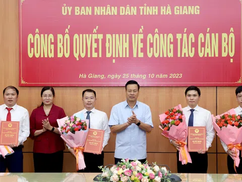 Kiện toàn loạt nhân sự mới tại Hà Giang, Ninh Bình