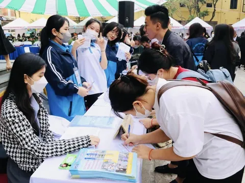 Nhu cầu tuyển việc làm bán thời gian tiếp tục tăng dịp cận Tết