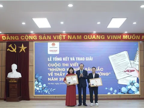 Trao giải Cuộc thi viết 'Những kỷ niệm sâu sắc về thầy cô và mái trường' năm 2023