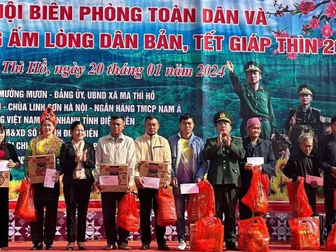 Ấm áp "Xuân Biên phòng" nơi biên giới Việt Nam - Lào