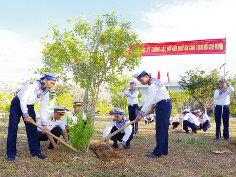 Vùng 2 Hải quân phát động “Tết trồng cây đời đời nhớ ơn Bác Hồ” Xuân Giáp Thìn 2024