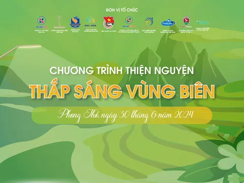 Tài năng, sắc đẹp đồng hành nghĩa cử nhân văn