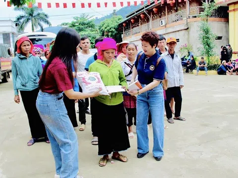 “Chuyến xe yêu thương” chia sẻ khó khăn với đồng bào bị ảnh hưởng bởi bão lũ tại Yên Bái