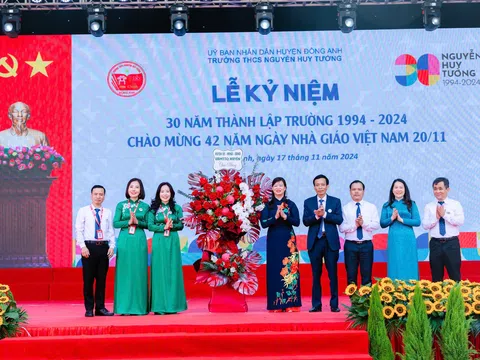 Kỷ niệm 30 năm thành lập trường Trường THCS Nguyễn Huy Tưởng