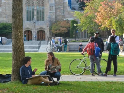 Mỹ yêu cầu các đại sứ quán tạm dừng phỏng vấn visa du học