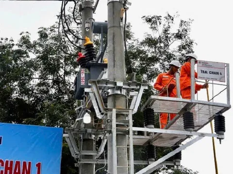 Điện về với 85 hộ dân H’Mông ở Mường Ảng: Thắp sáng niềm tin, đổi thay bản làng