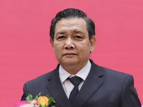 Nguyên phó chánh án Tòa án Cấp cao đầu thú nhận hối lộ