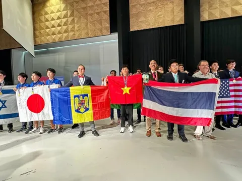 Tự hào Việt Nam lọt top 10 Kỳ thi Olympic Vật lý quốc tế
