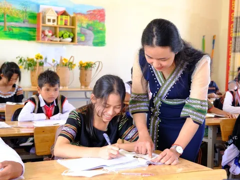 Bộ GD&ĐT: Đề xuất 2 nhóm Nhà giáo hưởng phụ cấp 150% lương từ năm 2026