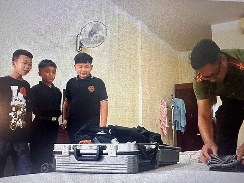 Công an Điện Biên nhận nuôi, chăm sóc 40 học sinh Việt  – Lào có hoàn cảnh đặc biệt