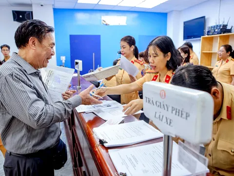 Bộ Công an sẽ rút ngắn thời gian cấp giấy phép lái xe, giảm 30% lệ phí đăng ký xe