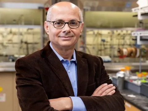 Giáo sư Omar M. Yaghi – bước chân nhỏ từ trại tị nạn đến đỉnh vinh quang Nobel Hóa học 2025