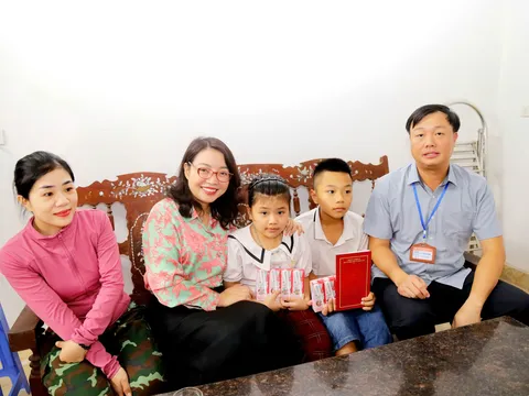 Nghệ An: Chia sẻ yêu thương cùng chương trình “Mẹ đỡ đầu” tại xã Hưng Nguyên Nam