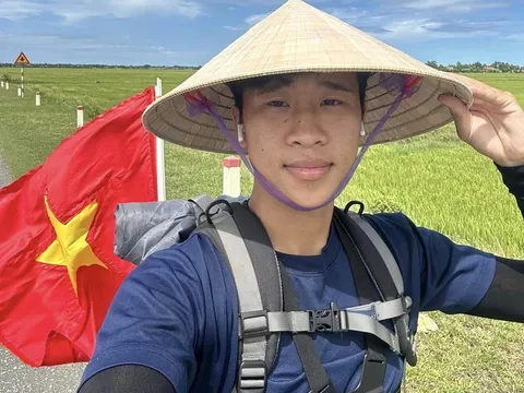 Từ hành trình truyền cảm hứng đến nghi vấn chiếm đoạt tiền từ thiện của Tiktoker “Hà và Việt Nam”