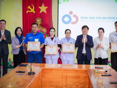 Hành động dũng cảm của tập thể và 4 điều dưỡng tại Nghệ An được khen thưởng