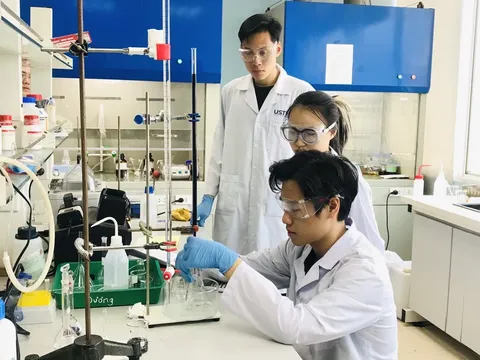 Đề xuất thành lập Quỹ Học bổng thúc đẩy trọng dụng nhân tài Việt Nam