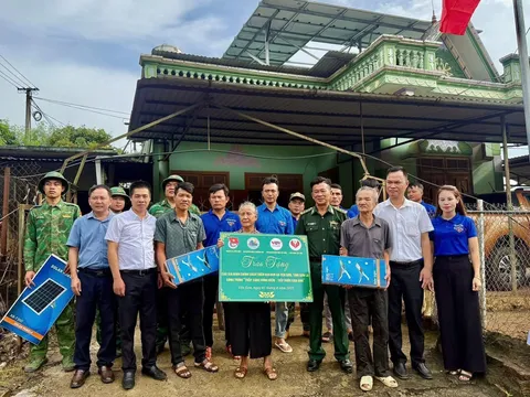 Lan tỏa yêu thương, thắp sáng niềm tin nơi phên dậu Tổ quốc