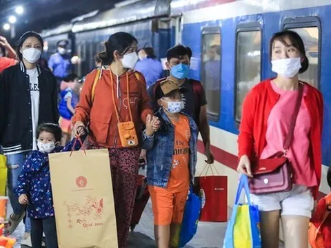 Công đoàn hỗ trợ vé máy bay, vé tàu miễn phí đưa công nhân về quê ăn Tết