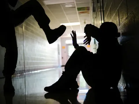 Bạo lực học đường leo thang khi mâu thuẫn nhỏ biến thành án mạng