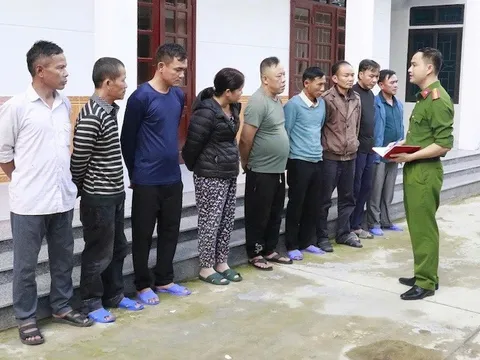 Nghệ An: Lấy cớ đi chia buồn nhà vừa có đám tang để đánh bạc