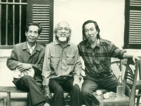 Hoàng Trung Thông: Nhà thơ xứ Nghệ và dấu ấn 10 năm lãnh đạo Viện Văn học (Phần 2 và hết)