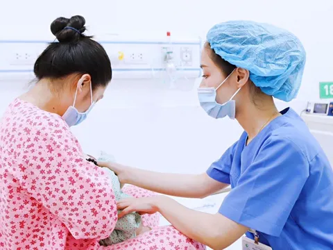 Tăng thời gian nghỉ thai sản, mở rộng an sinh cho gia đình sinh hai con