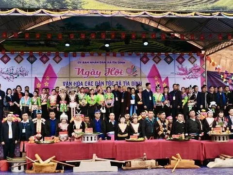 Tìa Dình sôi nổi Ngày hội văn hóa các dân tộc lần thứ nhất