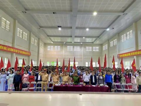 Công an xã Đầm Hà giữ bình yên trên những cung đường cho người dân