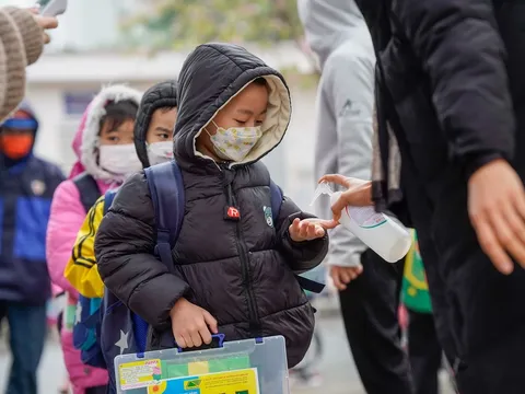 Hà Nội cho phép trường học linh hoạt cho học sinh nghỉ khi rét đậm, rét hại