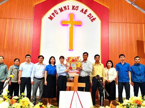 Đắk Lắk: Ấm áp nghĩa tình trong chương trình mừng Đảng, mừng Xuân Bính Ngọ 2026