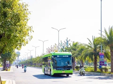 Hà Nội: Gần 50.000 lượt xe buýt phục vụ xuyên Tết, bảo đảm giao thông công cộng không “nghỉ lễ”