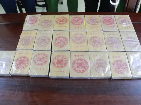 Bắt đối tượng trong đường dây ma tuý xuyên quốc gia, thu 22 bánh heroin