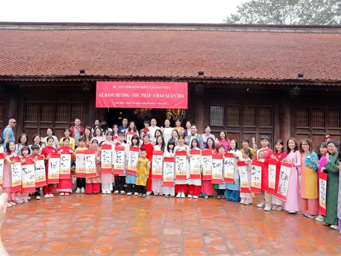 Lan tỏa truyền thống hiếu học với hoạt động khai bút đầu xuân