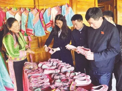 Điểm khác biệt trong bảo tồn, phát triển nghề và làng nghề truyền thống ở Điện Biên